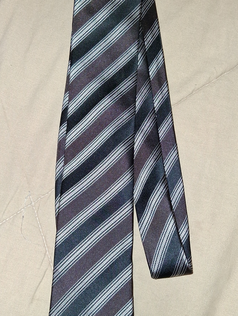 Van Heusen Black and Gray Diagonal Stripe Tie